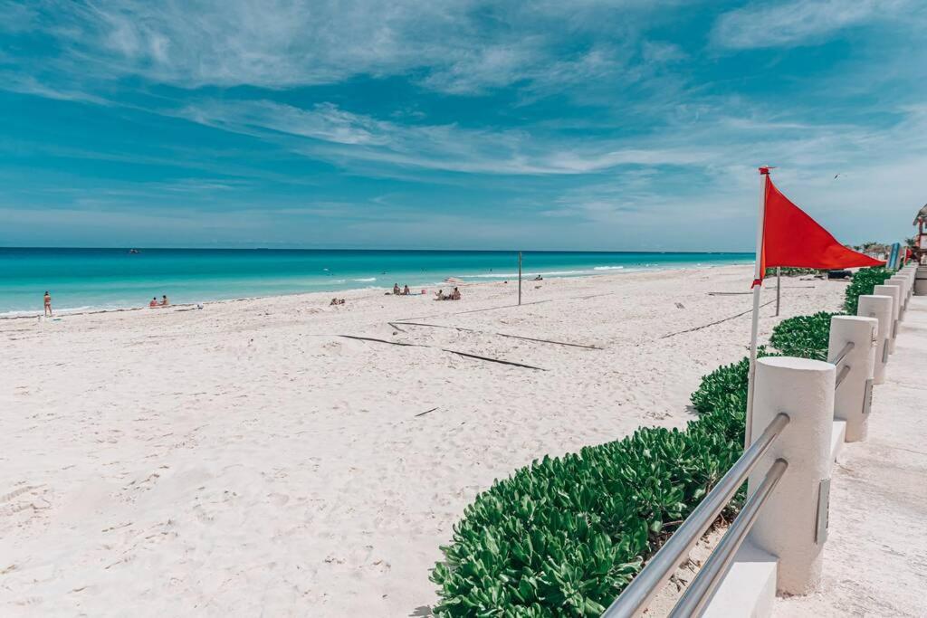 Villas Marlin 108, A Pie De Playa, Albercas, Jacuzi, Ubicacion Inmejorable Канкун Экстерьер фото